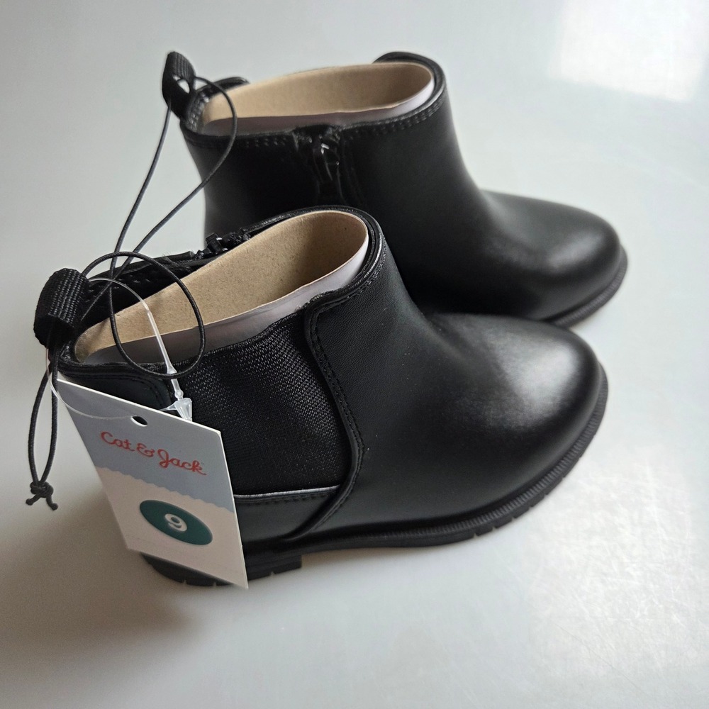 Cat & Jack Tanner Kids Black Chelsea Ankle Boots Side Zip Faux Leather Size 9